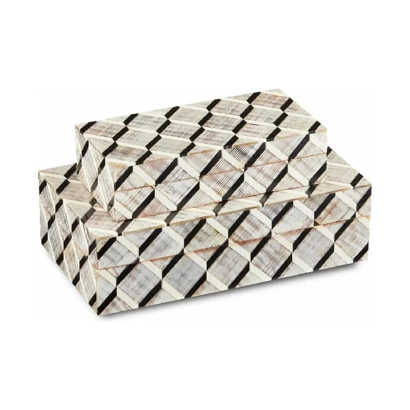 Track lighting for illuminating dining tablesDerian Box